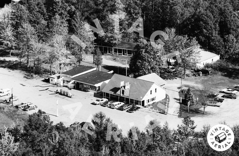 Garlets Corner Restaurant and Motel - 1983 Photo (newer photo)